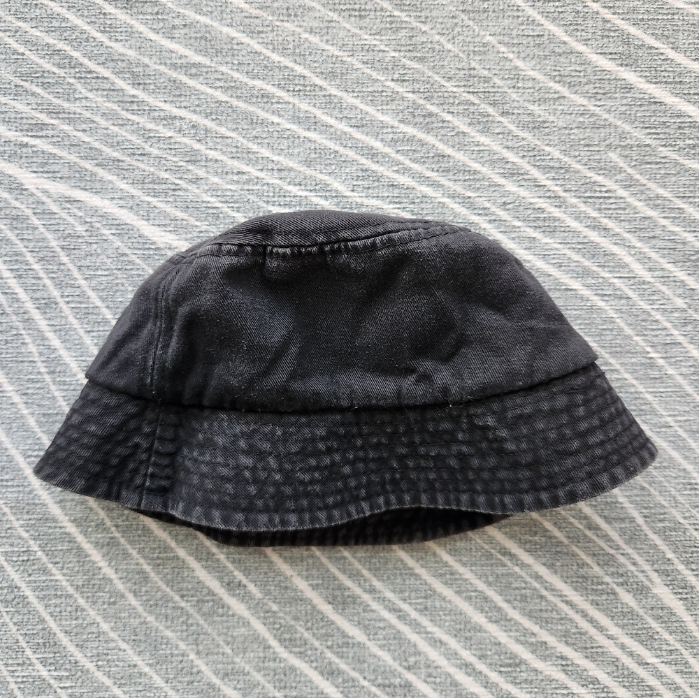 ✨️FREE | XS Black Bucket Hat